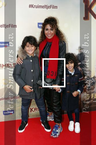 Amsterdam 1 februari 2020
Premiere Kruimeltje in Tuschinski. Niama Amhali met zoons en kennisen