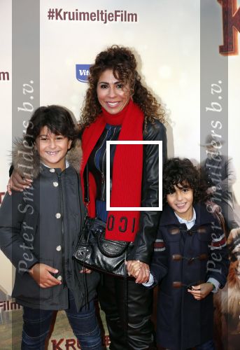 Amsterdam 1 februari 2020
Premiere Kruimeltje in Tuschinski. Niama Amhali met zoons en kennisen