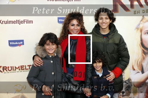 Amsterdam 1 februari 2020
Premiere Kruimeltje in Tuschinski. Niama Amhali met zoons en kennisen
