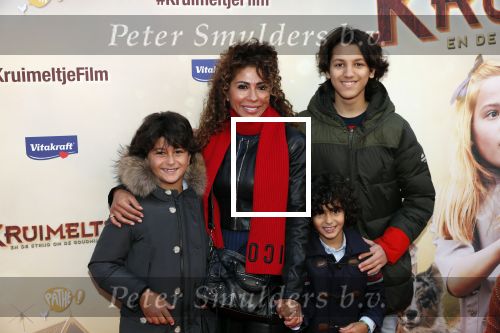 Amsterdam 1 februari 2020
Premiere Kruimeltje in Tuschinski. Niama Amhali met zoons en kennisen