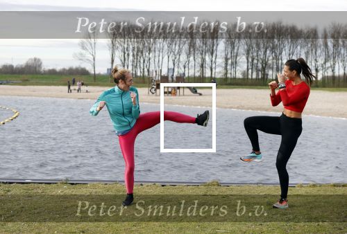 Ouderkerk aan de Amstel 17 maart 2020
Nicolette Kluijver en PT Olga Kocak geven live op insta een training voor hun volgers ivm het Corona Virus