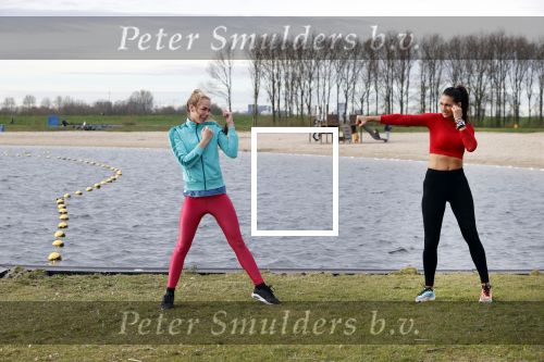 Ouderkerk aan de Amstel 17 maart 2020
Nicolette Kluijver en PT Olga Kocak geven live op insta een training voor hun volgers ivm het Corona Virus