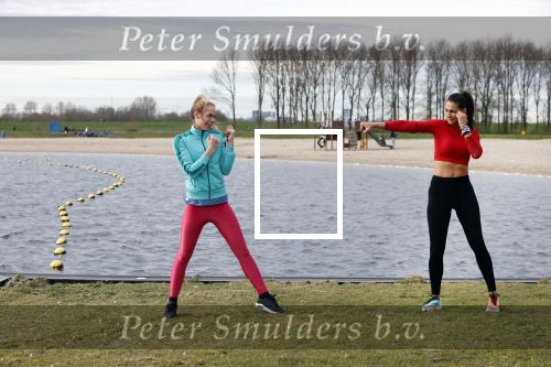 Ouderkerk aan de Amstel 17 maart 2020
Nicolette Kluijver en PT Olga Kocak geven live op insta een training voor hun volgers ivm het Corona Virus
