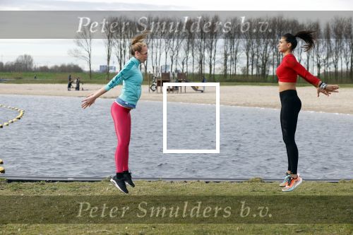 Ouderkerk aan de Amstel 17 maart 2020
Nicolette Kluijver en PT Olga Kocak geven live op insta een training voor hun volgers ivm het Corona Virus