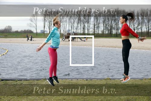 Ouderkerk aan de Amstel 17 maart 2020
Nicolette Kluijver en PT Olga Kocak geven live op insta een training voor hun volgers ivm het Corona Virus