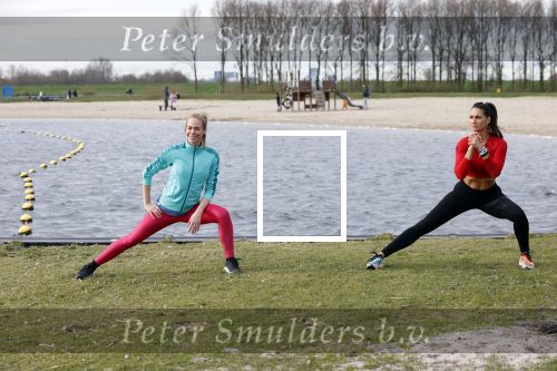 Ouderkerk aan de Amstel 17 maart 2020
Nicolette Kluijver en PT Olga Kocak geven live op insta een training voor hun volgers ivm het Corona Virus