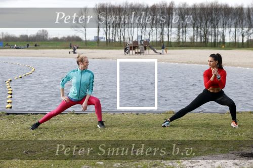 Ouderkerk aan de Amstel 17 maart 2020
Nicolette Kluijver en PT Olga Kocak geven live op insta een training voor hun volgers ivm het Corona Virus