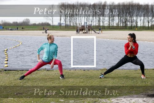 Ouderkerk aan de Amstel 17 maart 2020
Nicolette Kluijver en PT Olga Kocak geven live op insta een training voor hun volgers ivm het Corona Virus