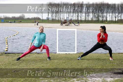 Ouderkerk aan de Amstel 17 maart 2020
Nicolette Kluijver en PT Olga Kocak geven live op insta een training voor hun volgers ivm het Corona Virus