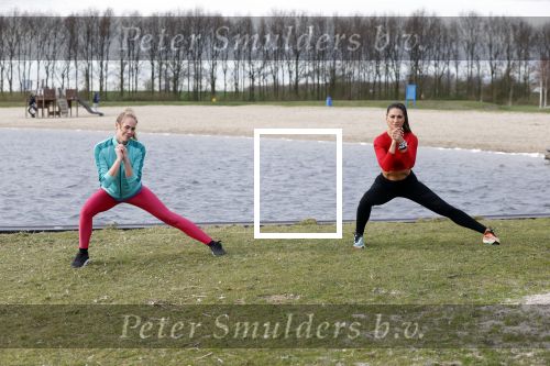Ouderkerk aan de Amstel 17 maart 2020
Nicolette Kluijver en PT Olga Kocak geven live op insta een training voor hun volgers ivm het Corona Virus