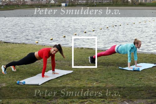 Ouderkerk aan de Amstel 17 maart 2020
Nicolette Kluijver en PT Olga Kocak geven live op insta een training voor hun volgers ivm het Corona Virus