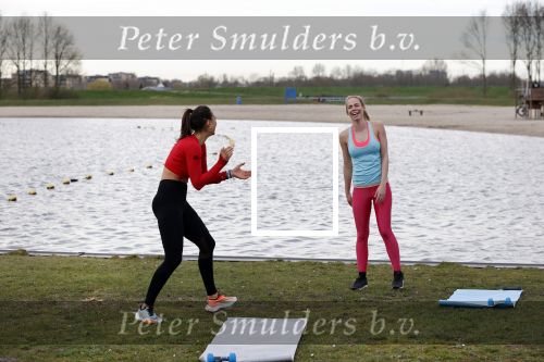 Ouderkerk aan de Amstel 17 maart 2020
Nicolette Kluijver en PT Olga Kocak geven live op insta een training voor hun volgers ivm het Corona Virus