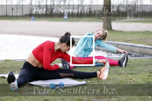 Ouderkerk aan de Amstel 17 maart 2020
Nicolette Kluijver en PT Olga Kocak geven live op insta een training voor hun volgers ivm het Corona Virus