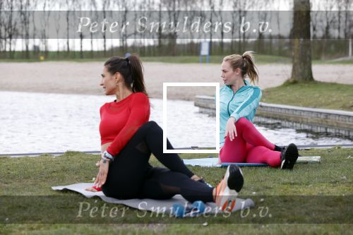 Ouderkerk aan de Amstel 17 maart 2020
Nicolette Kluijver en PT Olga Kocak geven live op insta een training voor hun volgers ivm het Corona Virus