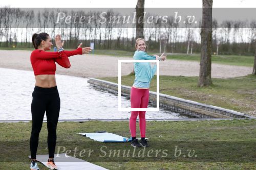 Ouderkerk aan de Amstel 17 maart 2020
Nicolette Kluijver en PT Olga Kocak geven live op insta een training voor hun volgers ivm het Corona Virus