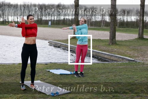 Ouderkerk aan de Amstel 17 maart 2020
Nicolette Kluijver en PT Olga Kocak geven live op insta een training voor hun volgers ivm het Corona Virus