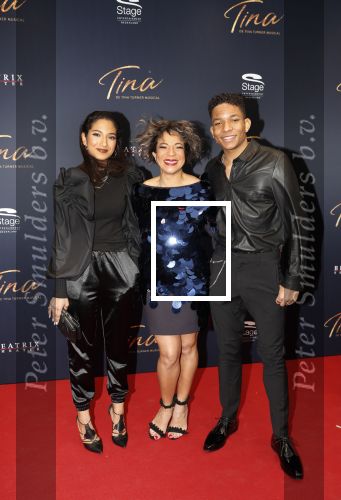 Utrecht 9 februari 2020
Premiere Tina Turner musical in het Beatrix Theater.
Nurlaila Karim met haar kinderen