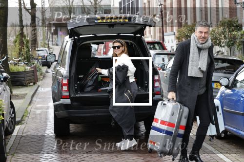 Amsterdam 13 februari 2020
Ruud de Wild en Olcay Gulsen komen met koffers aan bij het huis van Olcay. Olcay was naar istanbul geweest voor opnames en Ruud heeft haar opgehaald op schiphol.
