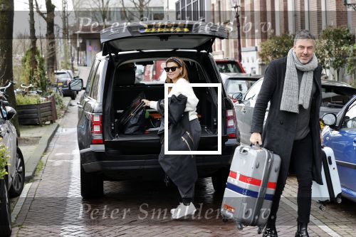 Amsterdam 13 februari 2020
Ruud de Wild en Olcay Gulsen komen met koffers aan bij het huis van Olcay. Olcay was naar istanbul geweest voor opnames en Ruud heeft haar opgehaald op schiphol.