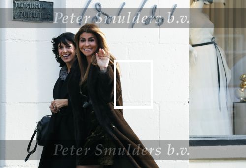 Amsterdam 10 januari 2020
Olcay Gulsen en Sandra Schuurhof gaan samen naar een bruidsmode winkel op de beethovenstraat.
