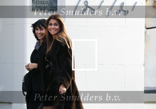 Amsterdam 10 januari 2020
Olcay Gulsen en Sandra Schuurhof gaan samen naar een bruidsmode winkel op de beethovenstraat.