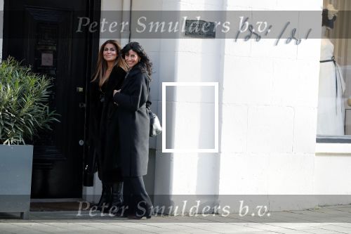 Amsterdam 10 januari 2020
Olcay Gulsen en Sandra Schuurhof gaan samen naar een bruidsmode winkel op de beethovenstraat.
