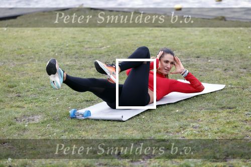 Ouderkerk aan de Amstel 17 maart 2020
Nicolette Kluijver en PT Olga Kocak geven live op insta een training voor hun volgers ivm het Corona Virus