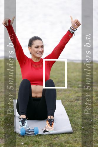 Ouderkerk aan de Amstel 17 maart 2020
Nicolette Kluijver en PT Olga Kocak geven live op insta een training voor hun volgers ivm het Corona Virus