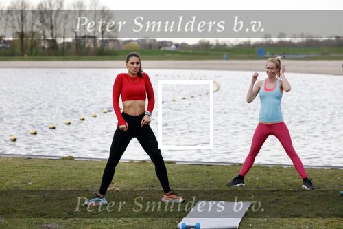 Ouderkerk aan de Amstel 17 maart 2020
Nicolette Kluijver en PT Olga Kocak geven live op insta een training voor hun volgers ivm het Corona Virus
