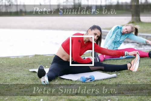 Ouderkerk aan de Amstel 17 maart 2020
Nicolette Kluijver en PT Olga Kocak geven live op insta een training voor hun volgers ivm het Corona Virus