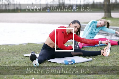 Ouderkerk aan de Amstel 17 maart 2020
Nicolette Kluijver en PT Olga Kocak geven live op insta een training voor hun volgers ivm het Corona Virus