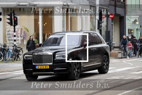 Amsterdam 30 januari 2020
Oud voetballer Oussama Assaidi  in zijn niwue Rolls Royce SUV in Amsterdam zuid.