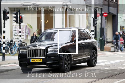 Amsterdam 30 januari 2020
Oud voetballer Oussama Assaidi  in zijn niwue Rolls Royce SUV in Amsterdam zuid.