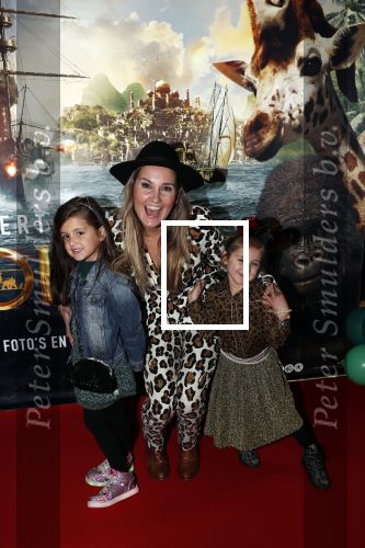 Amsterdam 12 januari 2020
Premiere Dolittle in pathe Arena. Peggy Vrijens met dochter en een vriendinnetje