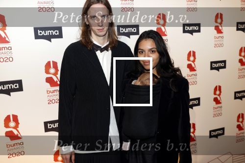 Hilversum 9 maart 2020
Uitreiking Buma awards in studio 21 op het mediapark. Pepijn Lanen en zijn vrouw Coco op loper metb hun baby