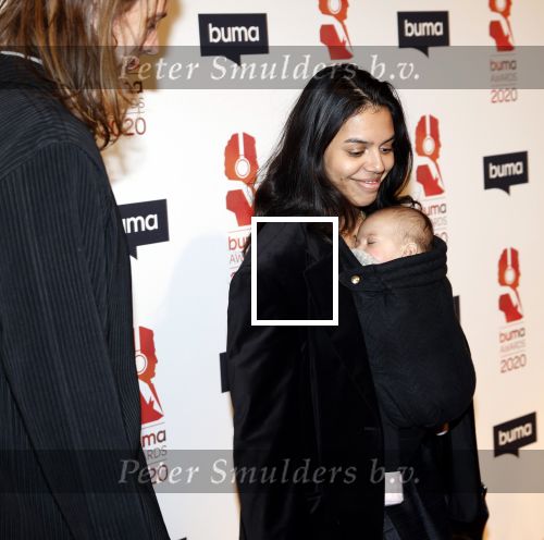Hilversum 9 maart 2020
Uitreiking Buma awards in studio 21 op het mediapark. Pepijn Lanen en zijn vrouw Coco op loper metb hun baby