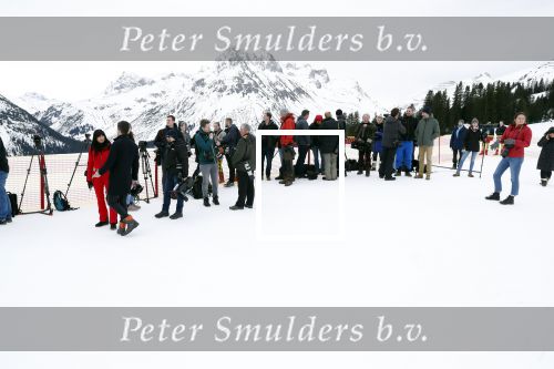 Lech 25 februari 2020
Fotouurtje Koninklijke familie. Aanwezig Koning Willem Alexander Koningin Maxima Prinses Amalia Alexia Ariane Prinses Beatrix Prins Constantijn Prinses laurentien Gravin Eloise Graaf Claus Casimir en Gravin Leonore .