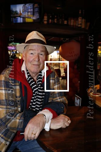 Schiphol 4 februari 2020
Katja Schuurman Peter Faber Willibrord Frequin Gerard Cox en Barrie Stevens vertrekkenb vanaf schiphol naar Suriname voor de opnames van het RTL4 programma Beter laat dan ooit.