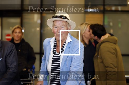 Schiphol 28 februari 2020
Aankomst Willibrord Frequin Barry Stevens Gerard Cox en Peter Faber op schiphol na de opnames van hun programma beter laat dan nooit.