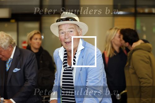 Schiphol 28 februari 2020
Aankomst Willibrord Frequin Barry Stevens Gerard Cox en Peter Faber op schiphol na de opnames van hun programma beter laat dan nooit.