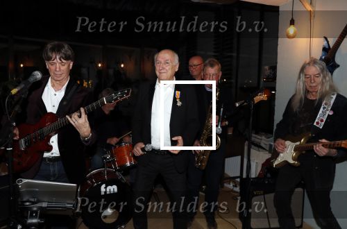 Hilversum 5 januari 2020
Peter Koelewijn krijgt een lintje van Burgemeester Pieter Broertjes.
Event vond plaats in de wisseloord studios.
