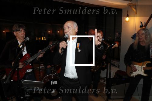 Hilversum 5 januari 2020
Peter Koelewijn krijgt een lintje van Burgemeester Pieter Broertjes.
Event vond plaats in de wisseloord studios.