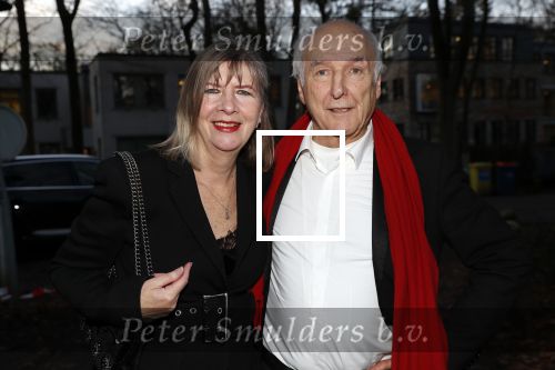 Hilversum 5 januari 2020
Peter Koelewijn krijgt een lintje van Burgemeester Pieter Broertjes.
Event vond plaats in de wisseloord studios. Peter met zijn vrouw