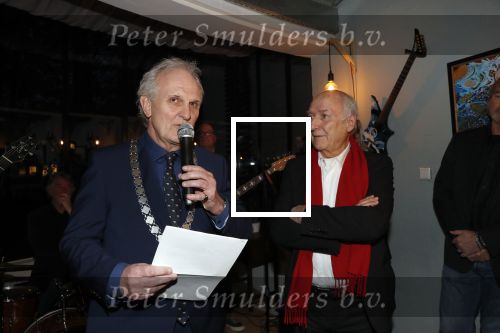 Hilversum 5 januari 2020
Peter Koelewijn krijgt een lintje van Burgemeester Pieter Broertjes.
Event vond plaats in de wisseloord studios.