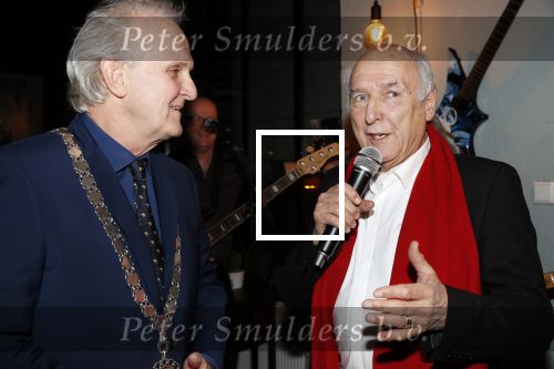 Hilversum 5 januari 2020
Peter Koelewijn krijgt een lintje van Burgemeester Pieter Broertjes.
Event vond plaats in de wisseloord studios.