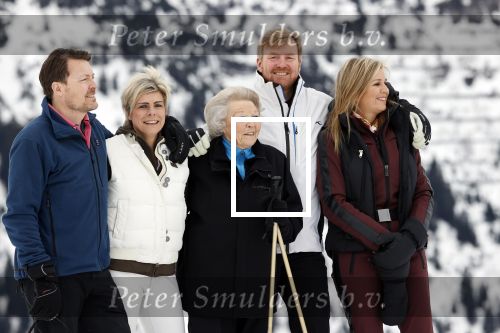Lech 25 februari 2020
Fotouurtje Koninklijke familie. Aanwezig Koning Willem Alexander Koningin Maxima Prinses Amalia Alexia Ariane Prinses Beatrix Prins Constantijn Prinses laurentien Gravin Eloise Graaf Claus Casimir en Gravin Leonore .