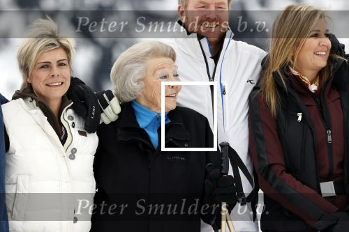 Lech 25 februari 2020
Fotouurtje Koninklijke familie. Aanwezig Koning Willem Alexander Koningin Maxima Prinses Amalia Alexia Ariane Prinses Beatrix Prins Constantijn Prinses laurentien Gravin Eloise Graaf Claus Casimir en Gravin Leonore .