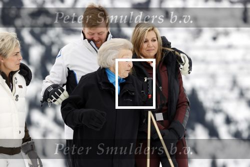 Lech 25 februari 2020
Fotouurtje Koninklijke familie. Aanwezig Koning Willem Alexander Koningin Maxima Prinses Amalia Alexia Ariane Prinses Beatrix Prins Constantijn Prinses laurentien Gravin Eloise Graaf Claus Casimir en Gravin Leonore .