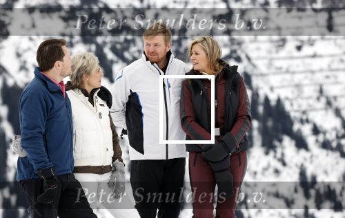 Lech 25 februari 2020
Fotouurtje Koninklijke familie. Aanwezig Koning Willem Alexander Koningin Maxima Prinses Amalia Alexia Ariane Prinses Beatrix Prins Constantijn Prinses laurentien Gravin Eloise Graaf Claus Casimir en Gravin Leonore .