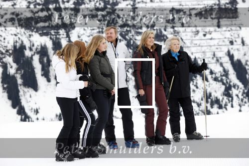 Lech 25 februari 2020
Fotouurtje Koninklijke familie. Aanwezig Koning Willem Alexander Koningin Maxima Prinses Amalia Alexia Ariane Prinses Beatrix Prins Constantijn Prinses laurentien Gravin Eloise Graaf Claus Casimir en Gravin Leonore .